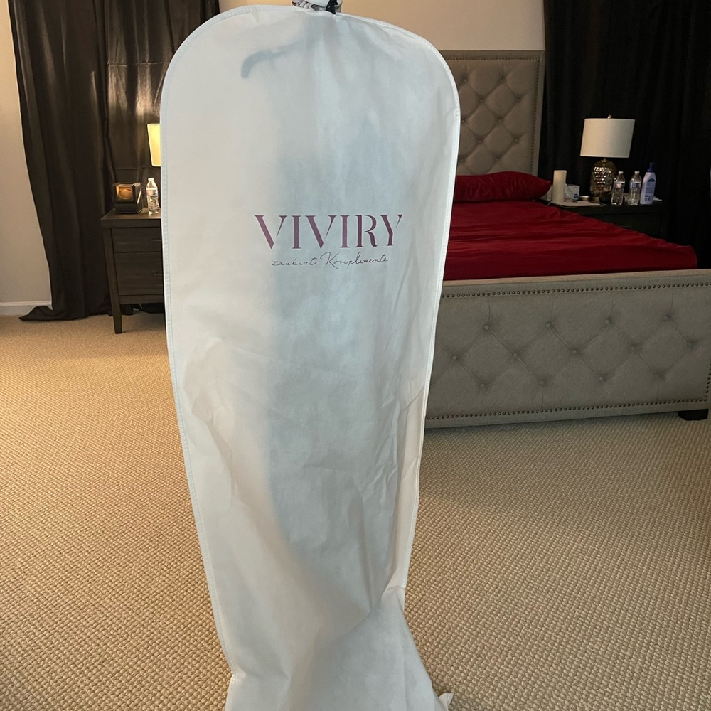 Bariano (Australian) Designer Evening Gown - Picture 12 of 15
